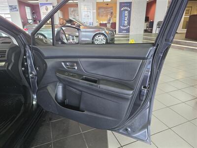 2013 Subaru Impreza 2.0i Sport Limited 4DR WAGON AWD   - Photo 12 - Hamilton, OH 45015