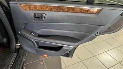 2015 Mercedes-Benz E 350 4MATIC   - Photo 23 - Hamilton, OH 45015
