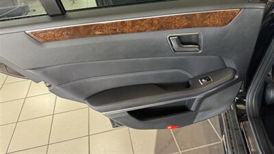 2015 Mercedes-Benz E 350 4MATIC   - Photo 25 - Hamilton, OH 45015