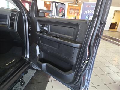 2019 RAM 1500 Express-CREW CAB-4X4-V6   - Photo 14 - Hamilton, OH 45015