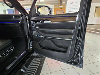2024 Jeep Grand Wagoneer L Base 4DR SUV AWD - Photo 15 - Hamilton, OH 45015