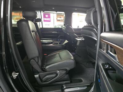 2024 Jeep Grand Wagoneer L Base 4DR SUV AWD - Photo 21 - Hamilton, OH 45015