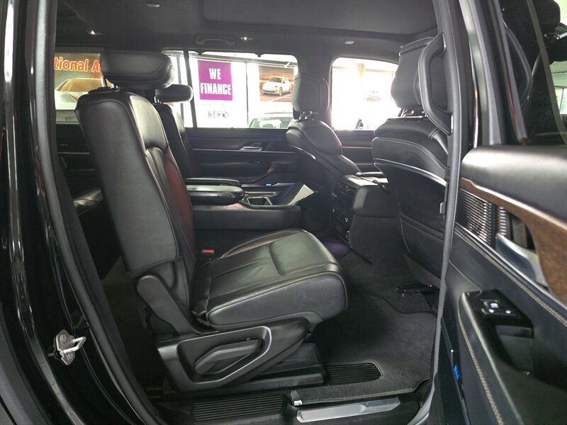 2024 Jeep Grand Wagoneer L Base 4DR SUV AWD - Photo 21 - Hamilton, OH 45015