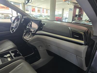 2019 Honda Odyssey Elite 4DR MINI-VAN   - Photo 12 - Hamilton, OH 45015