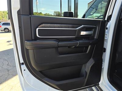 2024 RAM 3500 Big Horn   - Photo 15 - Hamilton, OH 45015