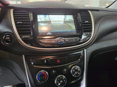 2019 Chevrolet Trax LT4DR CROSSOVER   - Photo 18 - Hamilton, OH 45015