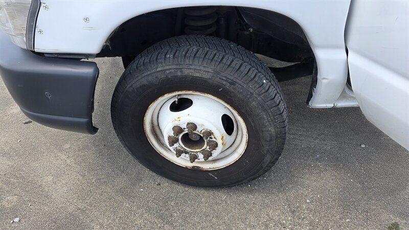 2011 Ford E-450 - Photo 25 - Hamilton, OH 45015