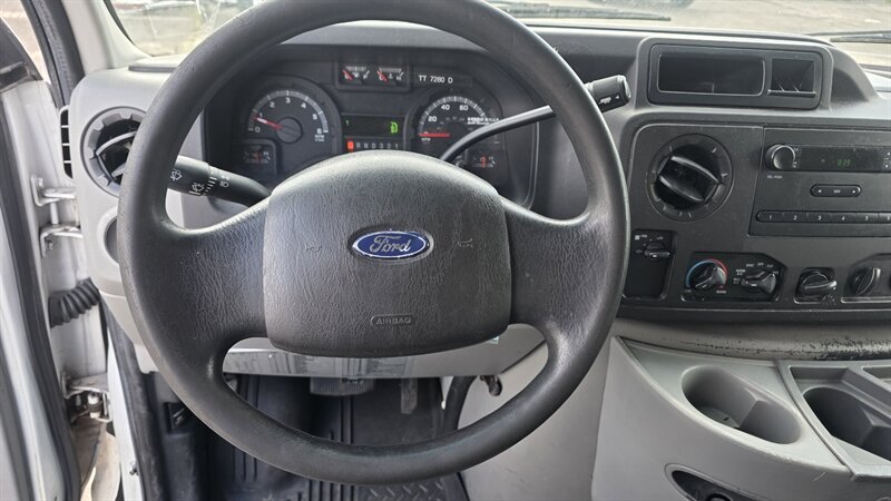 2011 Ford E-450 - Photo 13 - Hamilton, OH 45015
