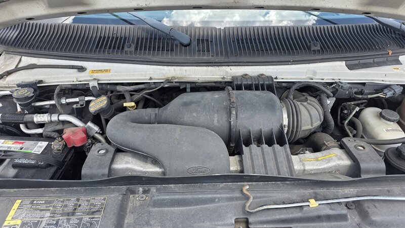 2011 Ford E-450 - Photo 16 - Hamilton, OH 45015