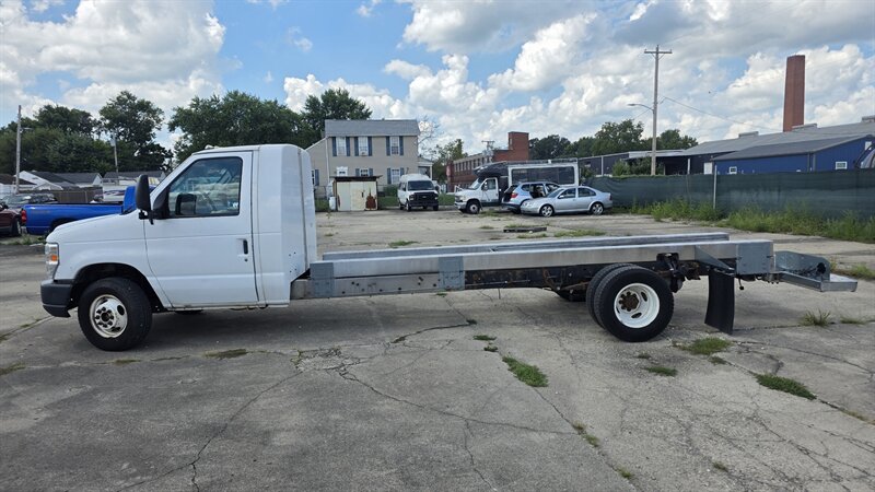 2011 Ford E-450 - Photo 7 - Hamilton, OH 45015