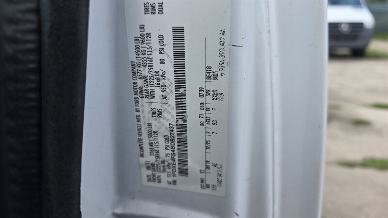 2011 Ford E-450 - Photo 26 - Hamilton, OH 45015