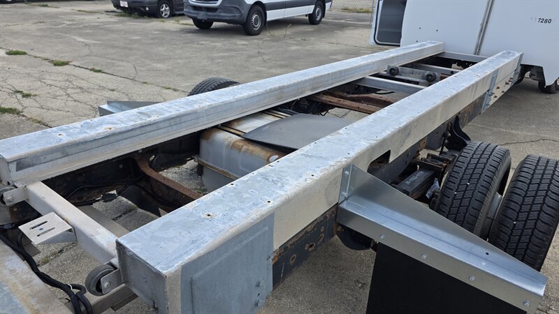 2011 Ford E-450 - Photo 19 - Hamilton, OH 45015