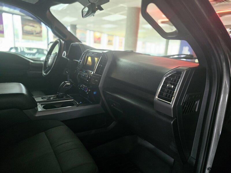 2017 Ford F-150 XLT 4DR SUPER CREW 4X4 - Photo 13 - Hamilton, OH 45015