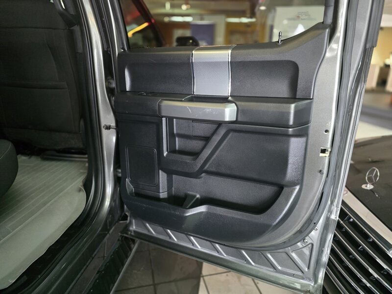 2017 Ford F-150 XLT 4DR SUPER CREW 4X4 - Photo 15 - Hamilton, OH 45015