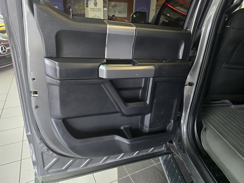 2017 Ford F-150 XLT 4DR SUPER CREW 4X4 - Photo 9 - Hamilton, OH 45015