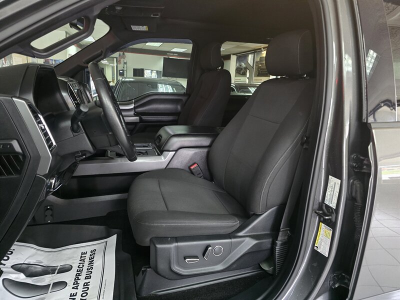 2017 Ford F-150 XLT 4DR SUPER CREW 4X4 - Photo 8 - Hamilton, OH 45015