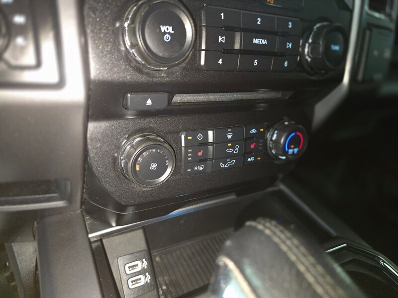 2017 Ford F-150 XLT 4DR SUPER CREW 4X4 - Photo 25 - Hamilton, OH 45015