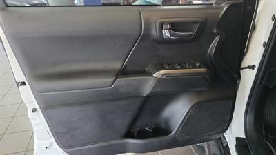 2020 Toyota Tacoma TRD Sport   - Photo 20 - Hamilton, OH 45015