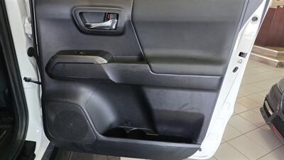 2020 Toyota Tacoma TRD Sport   - Photo 24 - Hamilton, OH 45015