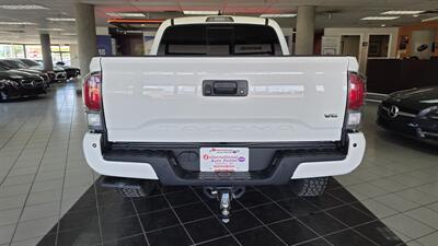 2020 Toyota Tacoma TRD Sport   - Photo 7 - Hamilton, OH 45015