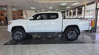 2020 Toyota Tacoma TRD Sport   - Photo 9 - Hamilton, OH 45015