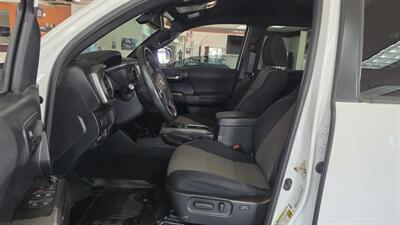 2020 Toyota Tacoma TRD Sport   - Photo 10 - Hamilton, OH 45015
