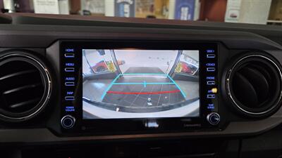 2020 Toyota Tacoma TRD Sport   - Photo 17 - Hamilton, OH 45015