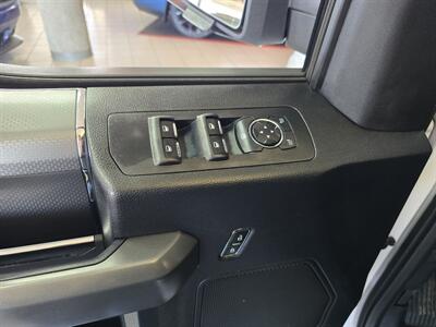 2016 Ford F-150 XLT SUPER CREW 4X4 - Photo 18 - Hamilton, OH 45015