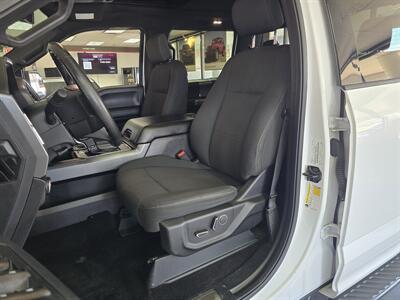 2016 Ford F-150 XLT SUPER CREW 4X4 - Photo 9 - Hamilton, OH 45015