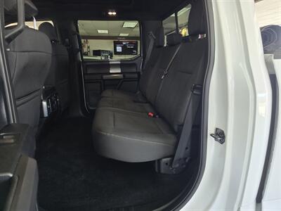 2016 Ford F-150 XLT SUPER CREW 4X4 - Photo 12 - Hamilton, OH 45015