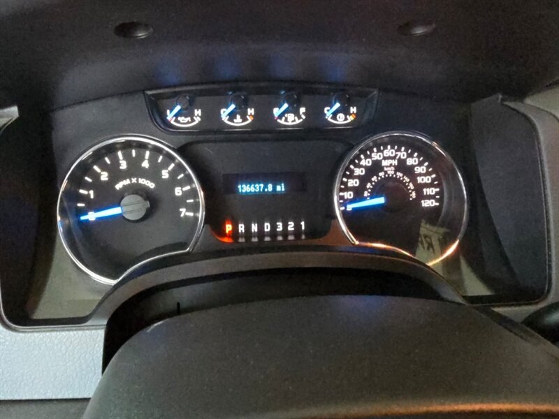 2013 Ford F-150 XLT SUPER CREW 4X4 - Photo 10 - Hamilton, OH 45015