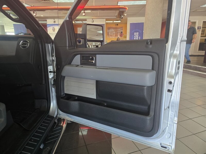 2013 Ford F-150 XLT SUPER CREW 4X4 - Photo 25 - Hamilton, OH 45015