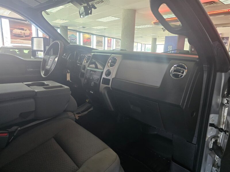 2013 Ford F-150 XLT SUPER CREW 4X4 - Photo 24 - Hamilton, OH 45015
