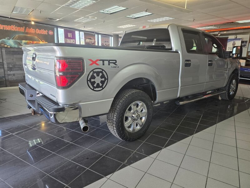 2013 Ford F-150 XLT SUPER CREW 4X4 - Photo 4 - Hamilton, OH 45015