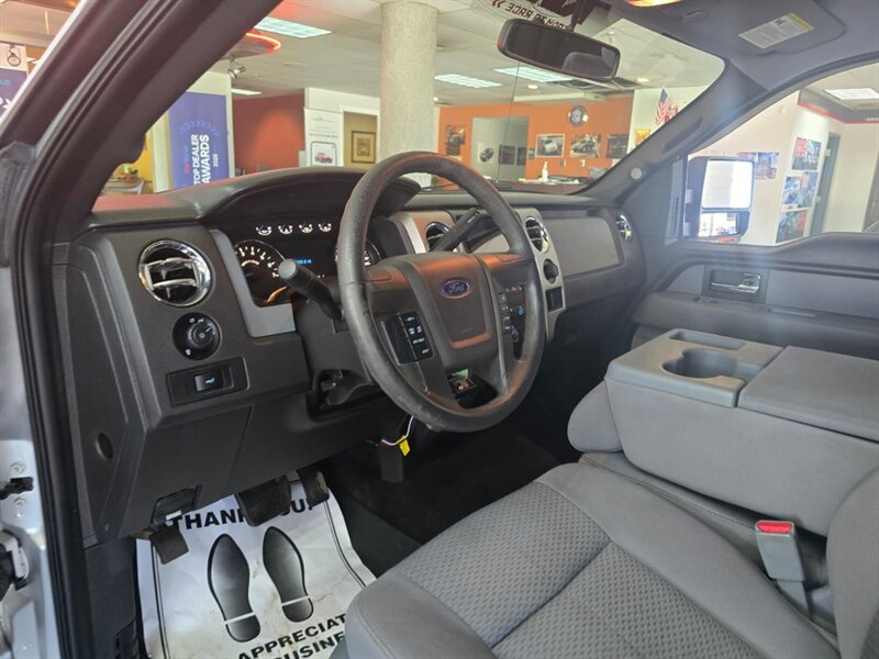 2013 Ford F-150 XLT SUPER CREW 4X4 - Photo 8 - Hamilton, OH 45015