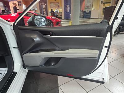 2023 Toyota Camry SE   - Photo 12 - Hamilton, OH 45015