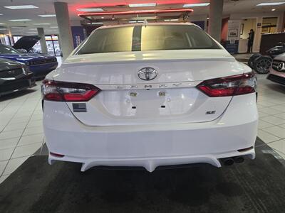 2023 Toyota Camry SE   - Photo 5 - Hamilton, OH 45015