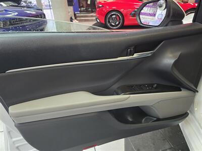 2023 Toyota Camry SE   - Photo 7 - Hamilton, OH 45015