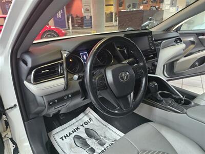 2023 Toyota Camry SE   - Photo 8 - Hamilton, OH 45015