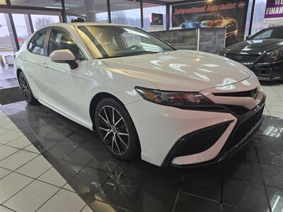 2023 Toyota Camry SE   - Photo 3 - Hamilton, OH 45015