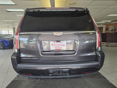 2017 Cadillac Escalade ESV Premium Luxury   - Photo 5 - Hamilton, OH 45015