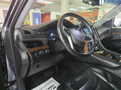2017 Cadillac Escalade ESV Premium Luxury   - Photo 8 - Hamilton, OH 45015