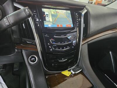 2017 Cadillac Escalade ESV Premium Luxury   - Photo 27 - Hamilton, OH 45015
