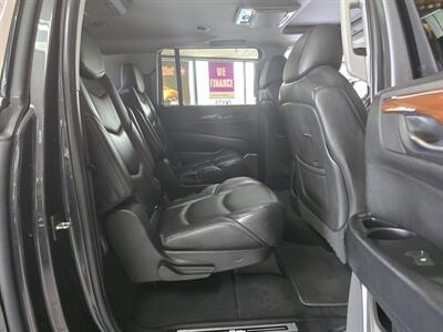 2017 Cadillac Escalade ESV Premium Luxury   - Photo 17 - Hamilton, OH 45015
