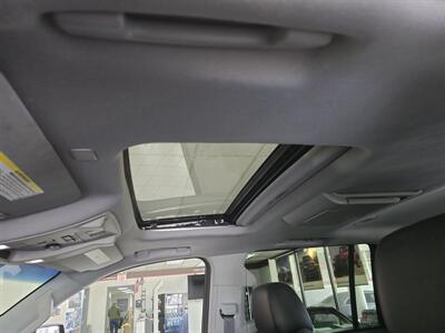 2017 Cadillac Escalade ESV Premium Luxury   - Photo 32 - Hamilton, OH 45015