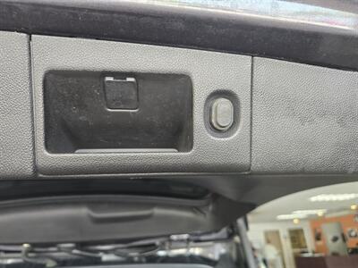 2017 Cadillac Escalade ESV Premium Luxury   - Photo 34 - Hamilton, OH 45015