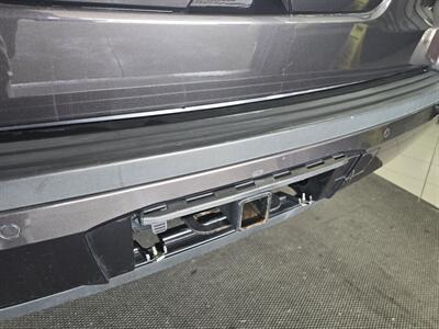 2017 Cadillac Escalade ESV Premium Luxury   - Photo 35 - Hamilton, OH 45015