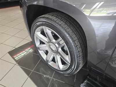 2017 Cadillac Escalade ESV Premium Luxury   - Photo 39 - Hamilton, OH 45015