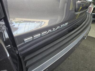 2017 Cadillac Escalade ESV Premium Luxury   - Photo 37 - Hamilton, OH 45015