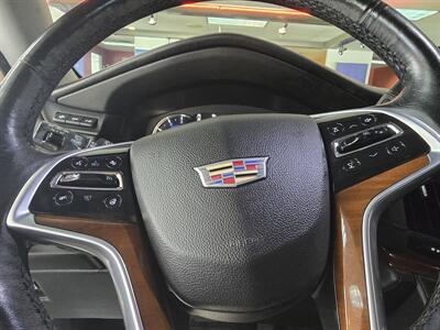 2017 Cadillac Escalade ESV Premium Luxury   - Photo 31 - Hamilton, OH 45015